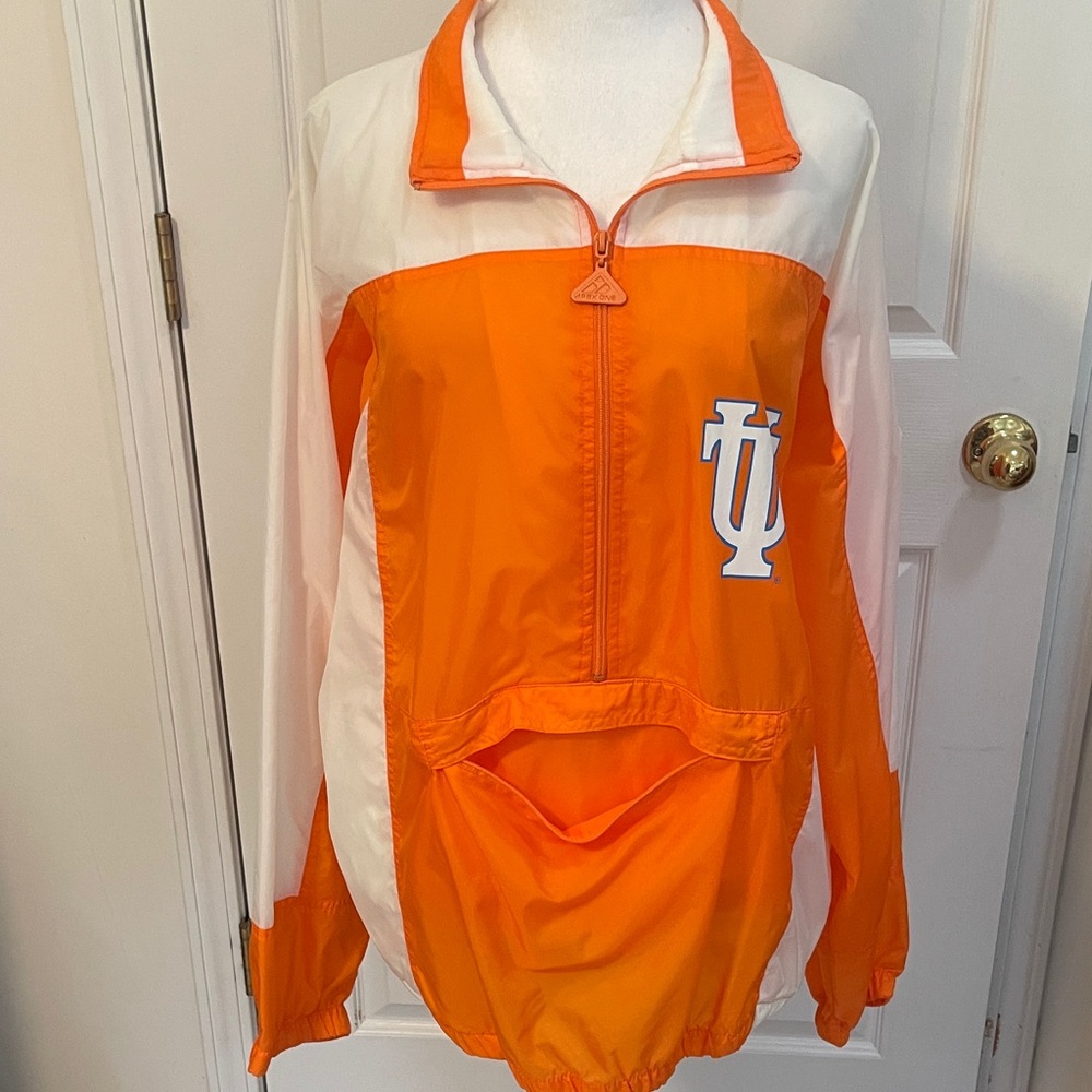 U.T.  QUARTER ZIP PULLOVER W/ KANGAROO POCKET NWOT
